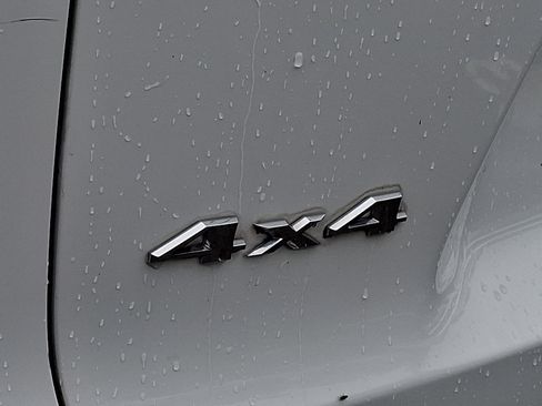 Used 2019 Jeep Cherokee Latitude Plus w/ Cold Weather Group AWD/4WD image 29