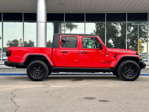 Used 2022 Jeep Gladiator Sport image 14