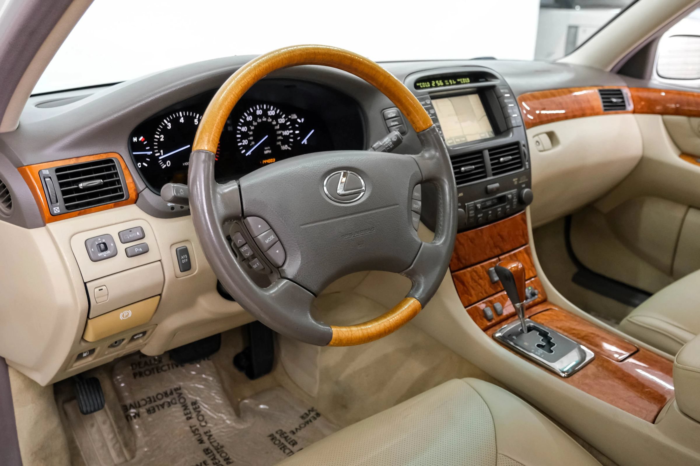 Used 2006 Lexus LS 430 w/ Modern Luxury Pkg RWD image 2
