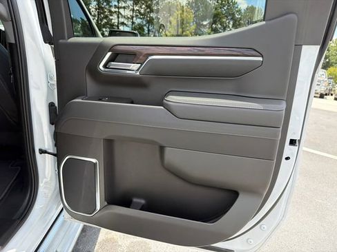 Used 2025 GMC Sierra 1500 SLT w/ SLT Premium Package AWD/4WD image 16