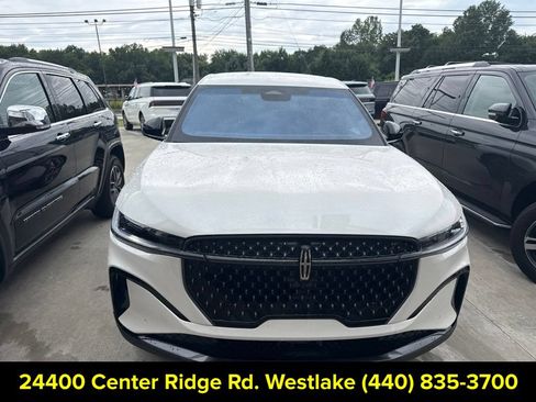 Used 2024 Lincoln Nautilus Premier w/ Jet Appearance Package AWD/4WD image 7