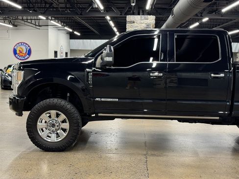 Used 2022 Ford F350 Platinum w/ FX4 Off-Road Package AWD/4WD image 5