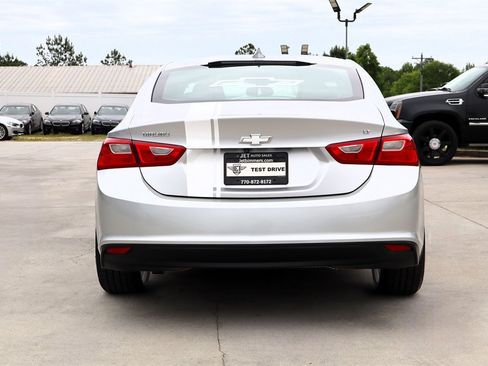 Used 2017 Chevrolet Malibu LT FWD image 6