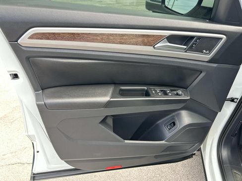 Used 2019 Volkswagen Atlas SEL Premium AWD/4WD image 32