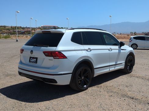 Used 2023 Volkswagen Tiguan SE R-Line AWD/4WD image 3