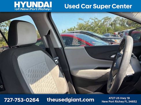 Used 2020 Chevrolet Equinox LS FWD image 7