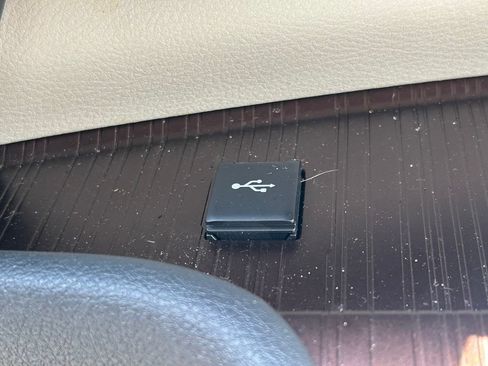 Certified 2023 Toyota Sienna XLE w/ XLE Plus Package FWD image 32