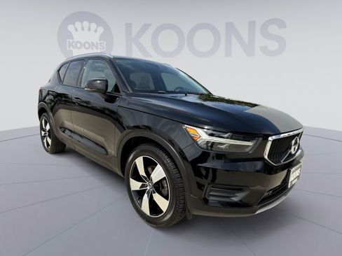 Used 2020 Volvo XC40 T5 Momentum w/ Protection Package Premier AWD/4WD image 10