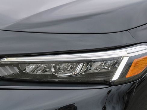 Used 2025 Honda Civic LX image 5