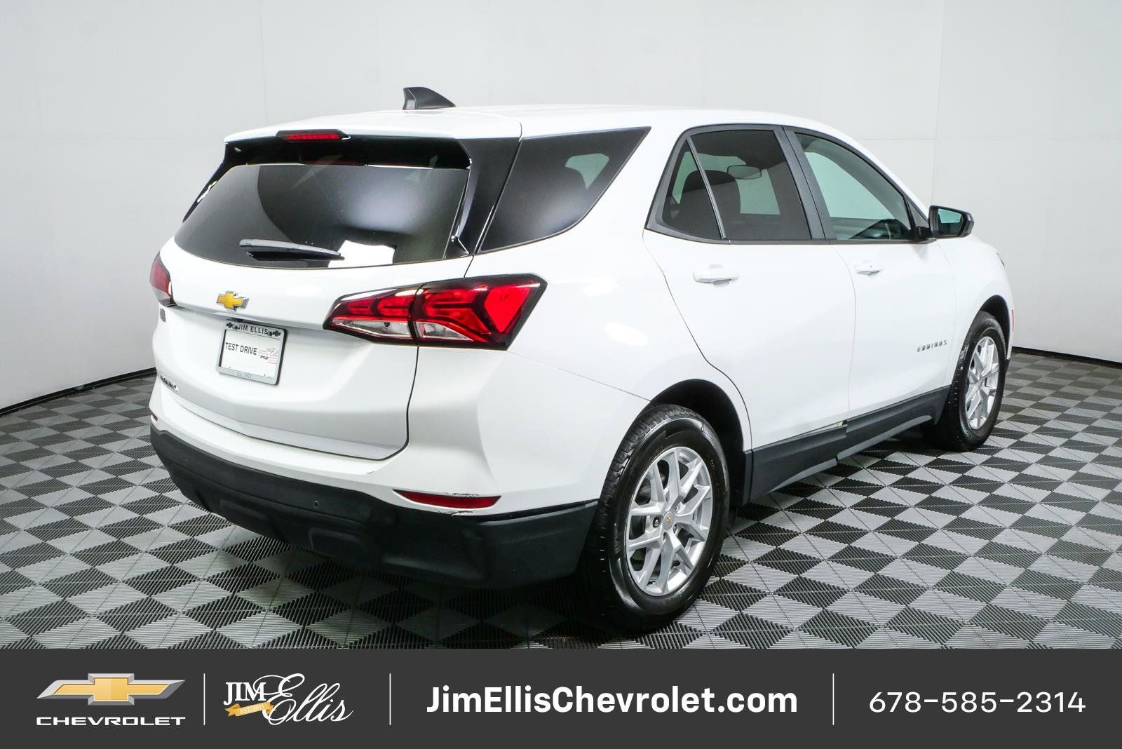 Certified 2024 Chevrolet Equinox LS w/ LS Convenience Package FWD image 3