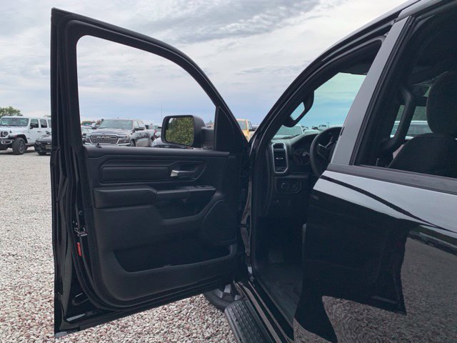 Used 2026 RAM 1500 Express AWD/4WD image 19