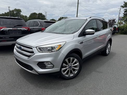 Used 2017 Ford Escape Titanium FWD image 1