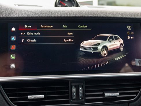 Used 2022 Porsche Cayenne S Platinum image 21