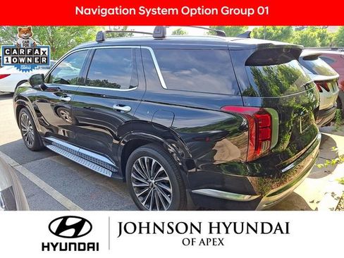 Used 2023 Hyundai Palisade Calligraphy w/ Winter Package AWD/4WD image 3