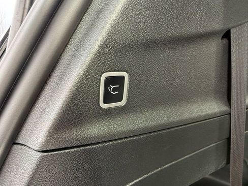 Used 2024 Chrysler Pacifica Limited w/ S Appearance Package image 41