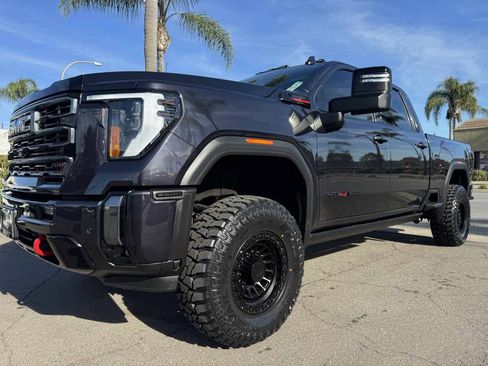 Used 2024 GMC Sierra 2500 AT4 w/ AT4 Premium Plus Package image 12