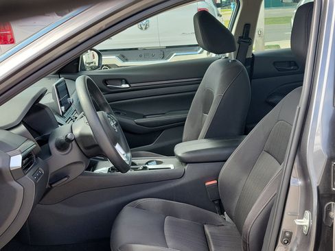 Used 2025 Nissan Altima 2.5 SV image 22