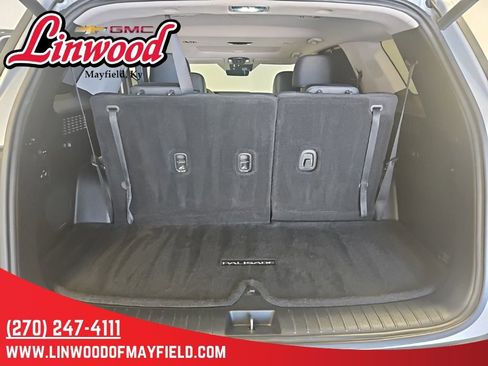 Used 2023 Hyundai Palisade SEL w/ Premium Package FWD image 12
