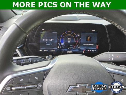 Used 2025 Chevrolet Suburban Z71 image 4