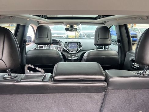 Used 2019 Jeep Cherokee Limited image 15