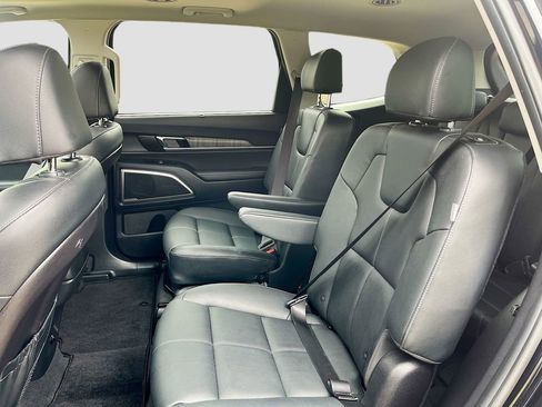 Used 2025 Kia Telluride EX w/ EX Captain's Chair Package FWD image 25