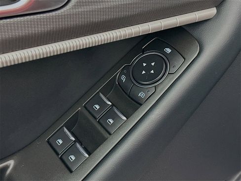 Used 2025 Ford Explorer ST-Line w/ ST-Line Street Pack image 19