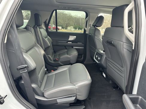 Used 2025 Ford Expedition Active image 6