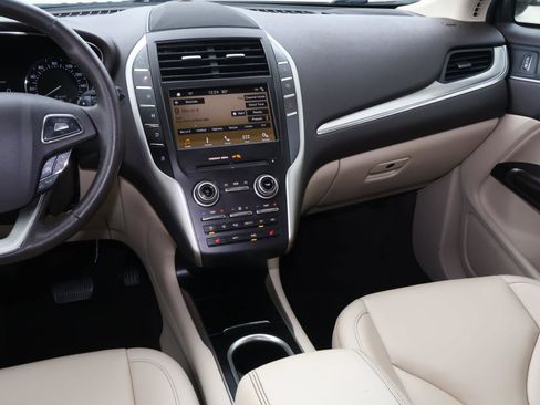 Used 2019 Lincoln MKC Premiere FWD image 10