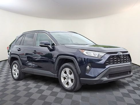 Used 2020 Toyota RAV4 XLE w/ Convenience Package AWD/4WD image 1