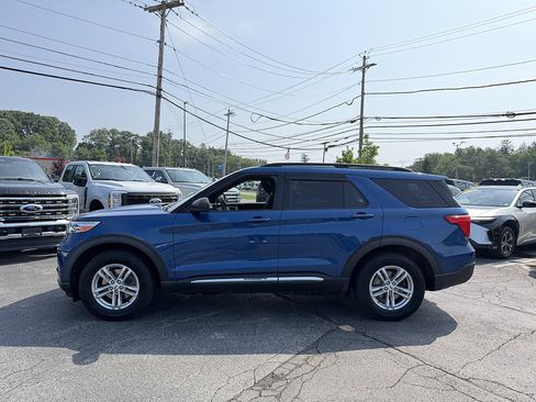 Used 2020 Ford Explorer XLT w/ Comfort Package AWD/4WD image 3