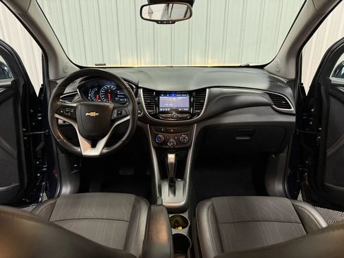 Used 2022 Chevrolet Trax LT w/ Driver Confidence Package AWD/4WD image 25