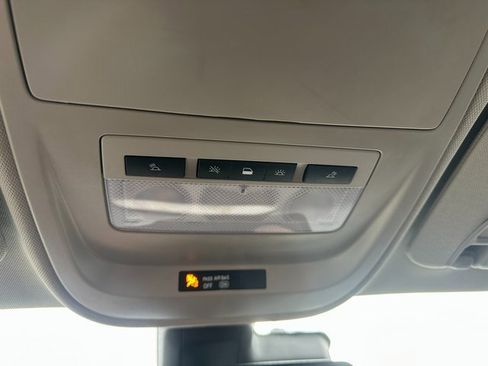 Used 2022 GMC Canyon Denali image 30