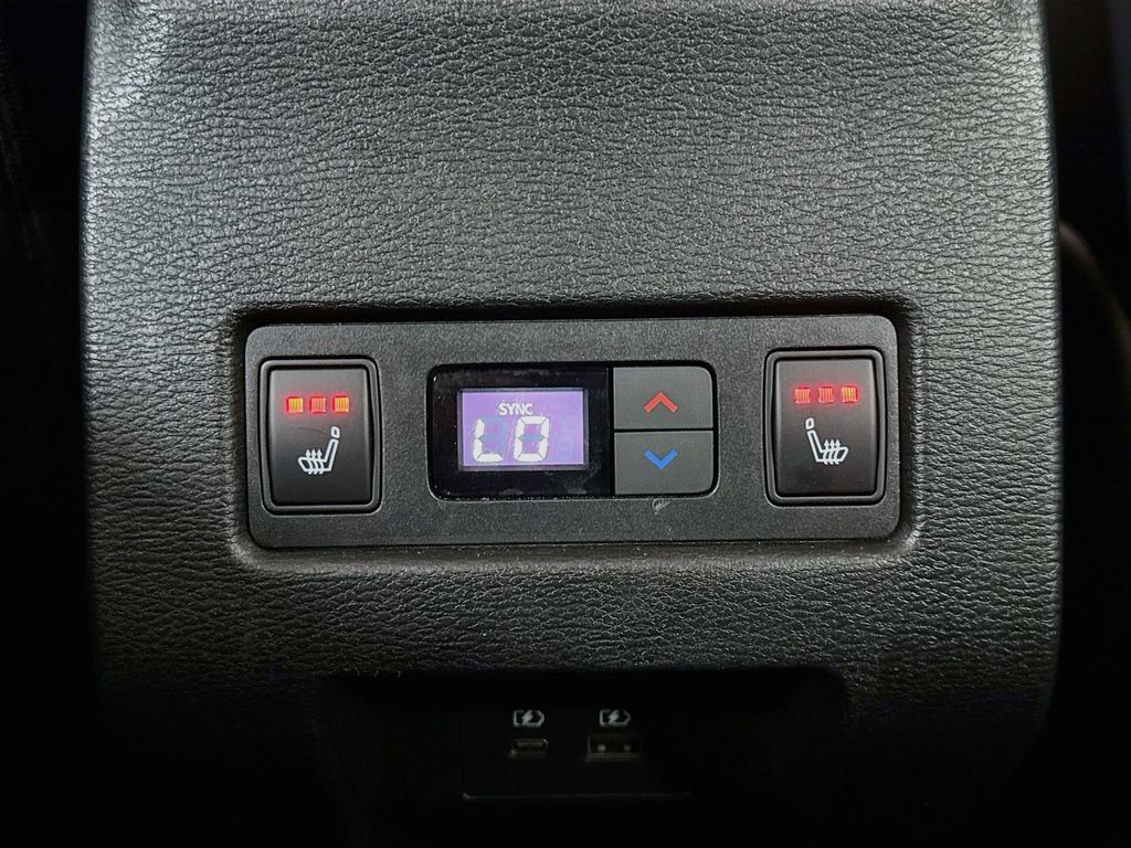 Used 2023 Mitsubishi Outlander SEL AWD/4WD image 26
