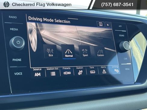 Used 2022 Volkswagen Taos SE image 40