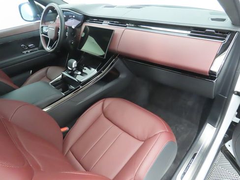 Used 2025 Land Rover Range Rover Sport Autobiography image 18