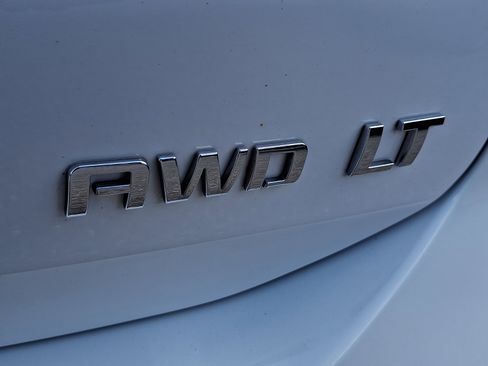 Used 2020 Chevrolet Equinox LT w/ Sport Edition AWD/4WD image 31