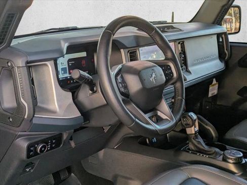 Used 2024 Ford Bronco Outer Banks image 10