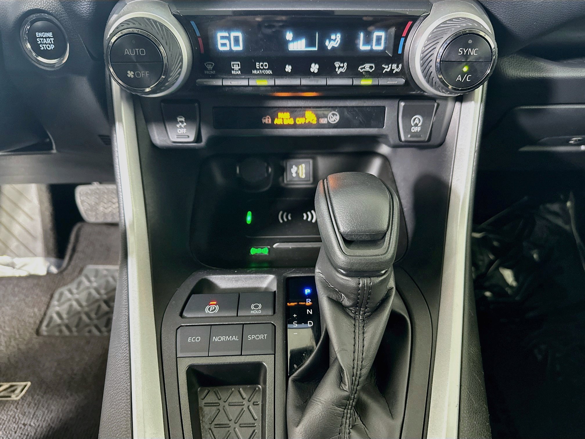 Used 2024 Toyota RAV4 XLE w/ Convenience Package FWD image 23
