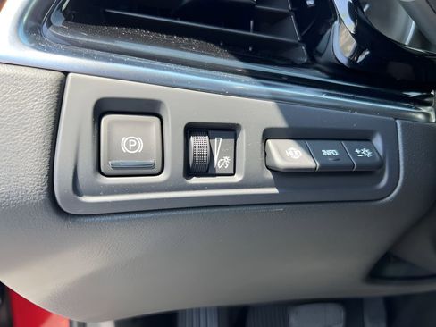 Used 2024 Cadillac XT6 Premium Luxury w/ Platinum Package image 18