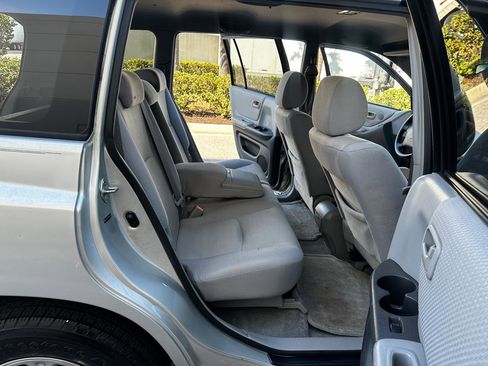 Used 2005 Toyota Highlander 2WD V6 image 8