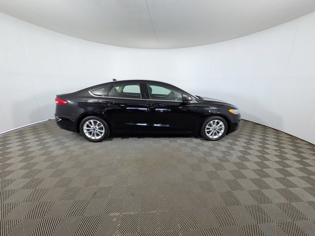Used 2019 Ford Fusion SE FWD image 29