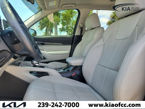 Certified 2022 Kia Telluride EX w/ EX Premium Package FWD image 26