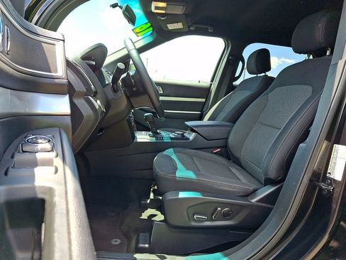 Used 2016 Ford Explorer XLT AWD/4WD image 14