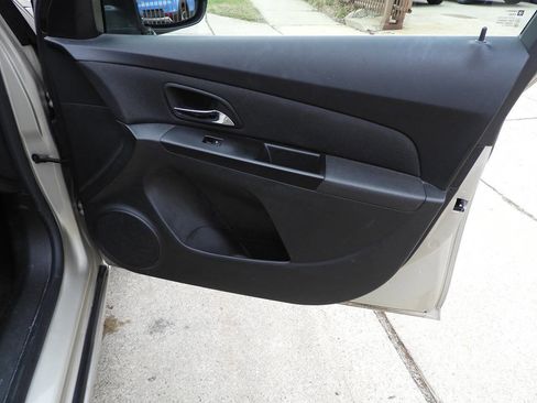 Used 2013 Chevrolet Cruze LT FWD image 27