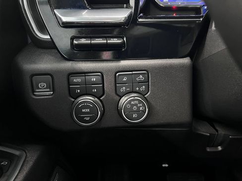 Used 2024 Chevrolet Silverado 3500 LTZ w/ LTZ Plus Package AWD/4WD image 28
