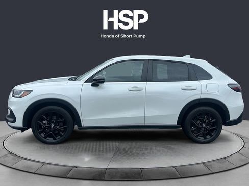 Used 2025 Honda HR-V Sport image 2