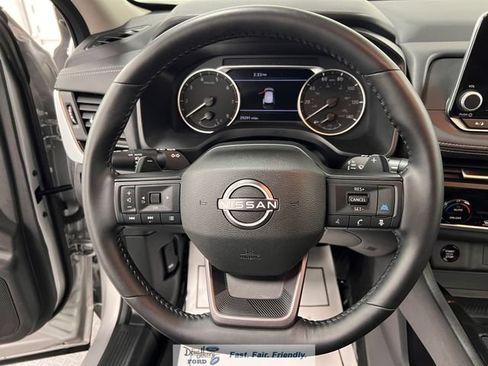 Used 2025 Nissan Rogue SV FWD image 38