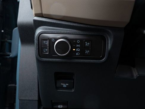 Used 2023 Ford Bronco Wildtrak image 16