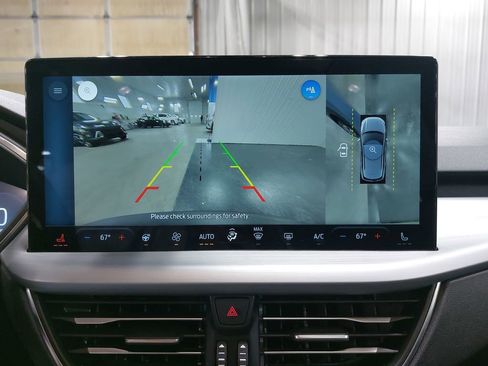 Used 2025 Ford Escape Platinum w/ Premium Technology Package image 25