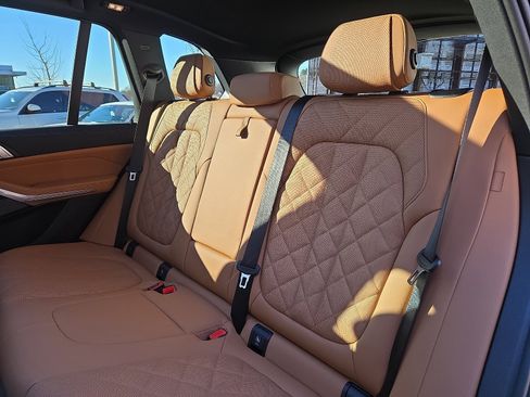 Used 2026 BMW X5 xDrive50e w/ M Sport Package image 11